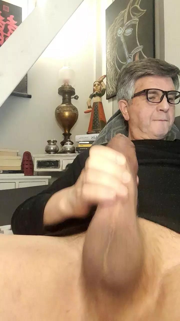 Grancazzogenova on Cam4 