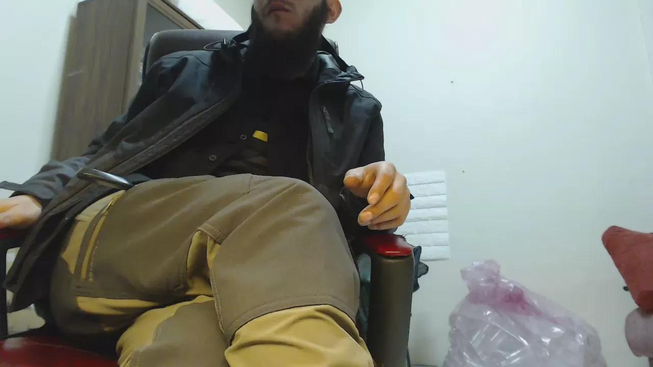 hardbigcockk on Cam4 