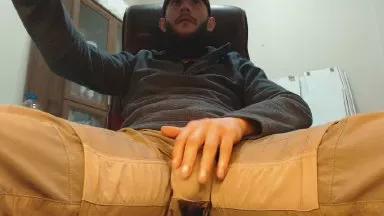 hardbigcockk on Cam4 