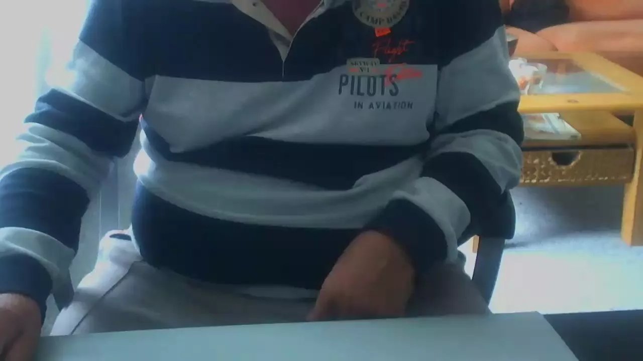 Offline hase7771 on Cam4