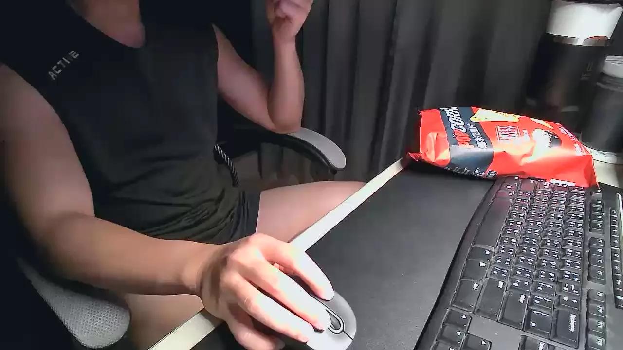 Heycumboy on Cam4 