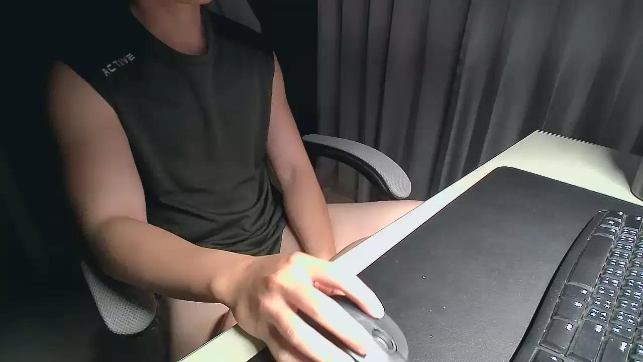 Heycumboy on Cam4 