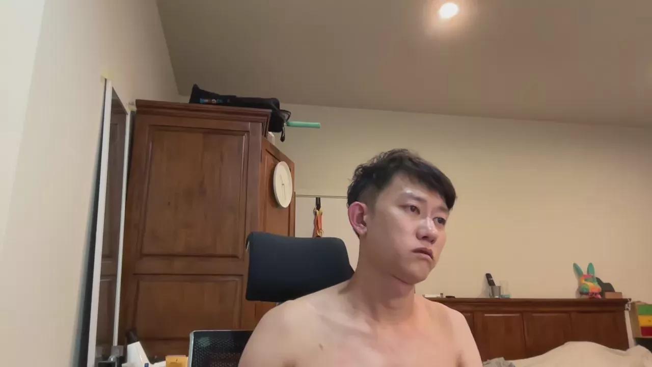 hinebi on Cam4 