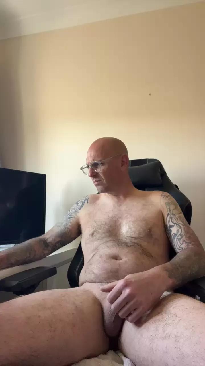 hornyhants1 on Cam4 