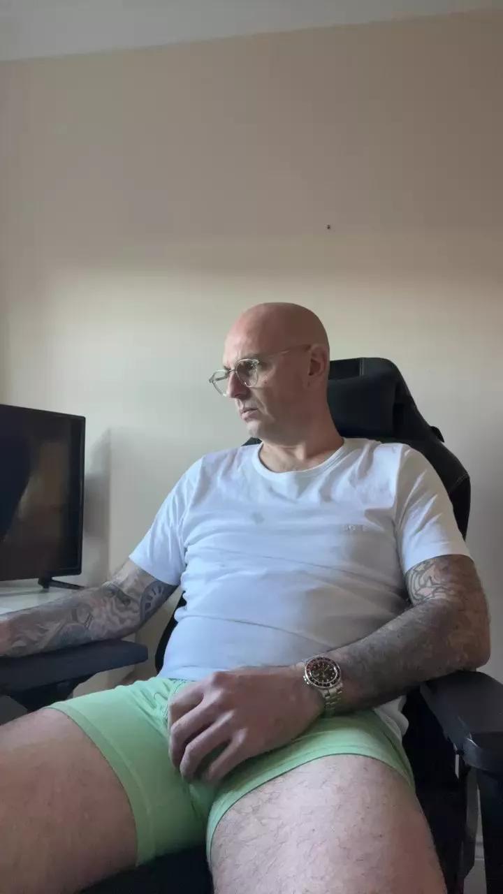hornyhants1 on Cam4 