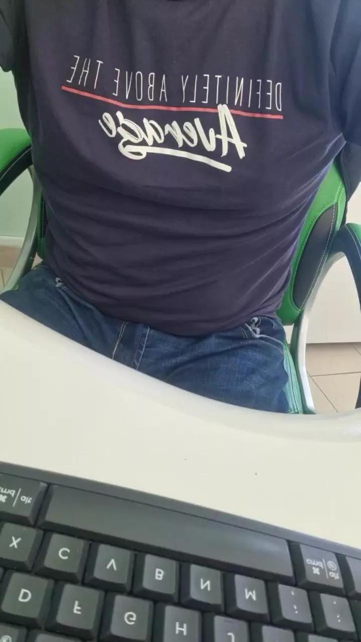 hotdaddyita on Cam4 