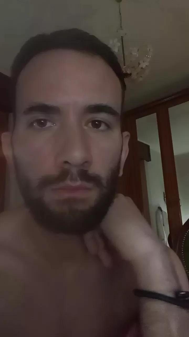 hotsexyhugecoc4 on Cam4 