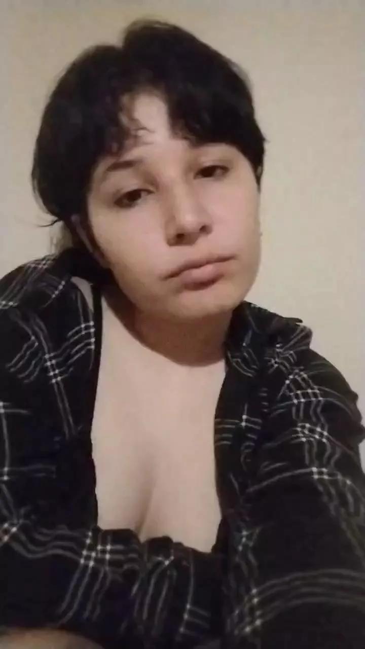 howellwell on Cam4 