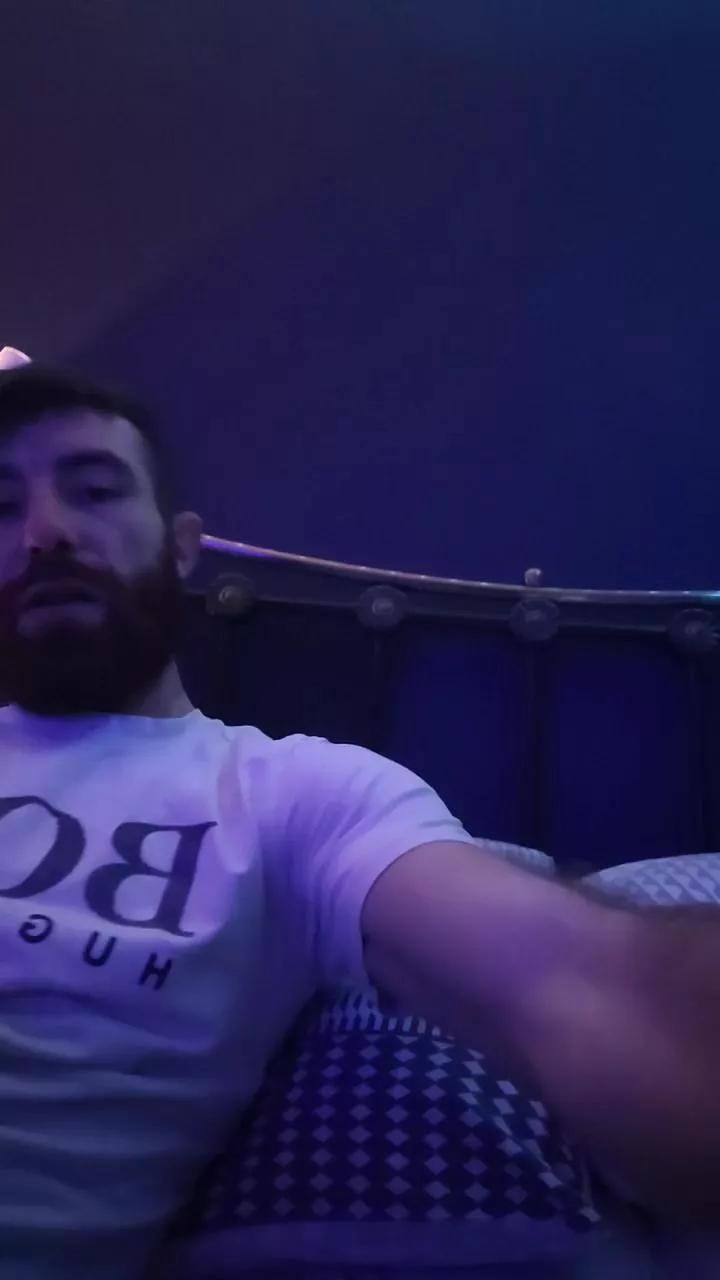 hunghairy_xxx on Cam4 