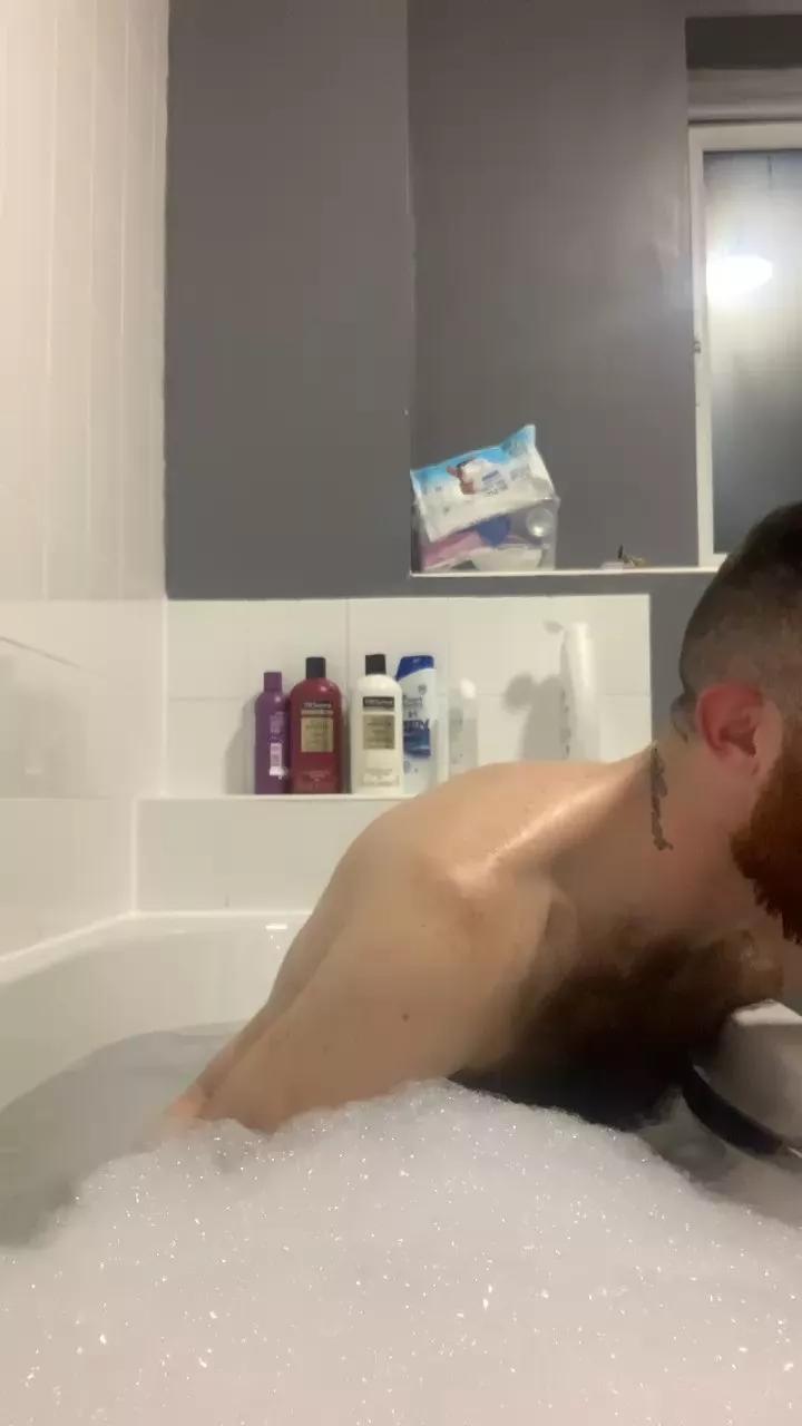 hunghairy_xxx on Cam4 