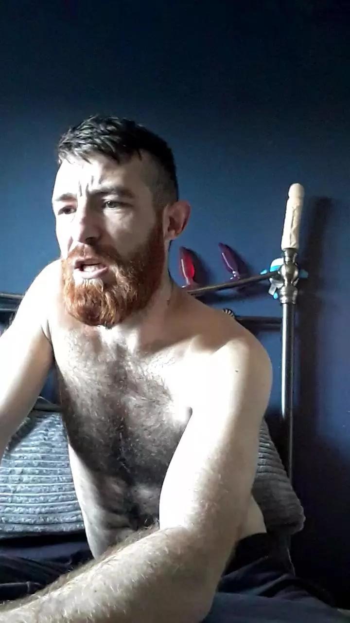hunghairy_xxx on Cam4 