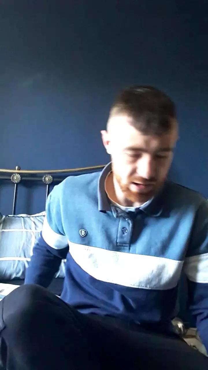 hunghairy_xxx on Cam4 