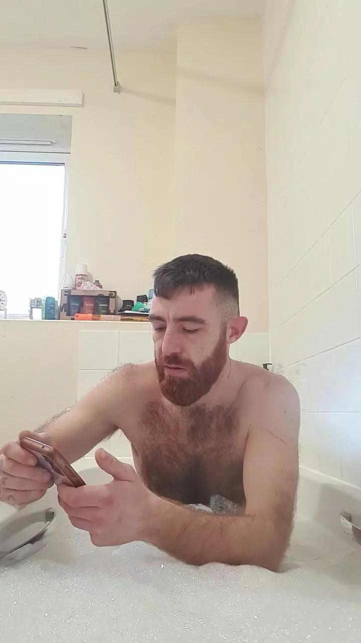 hunghairy_xxx on Cam4 