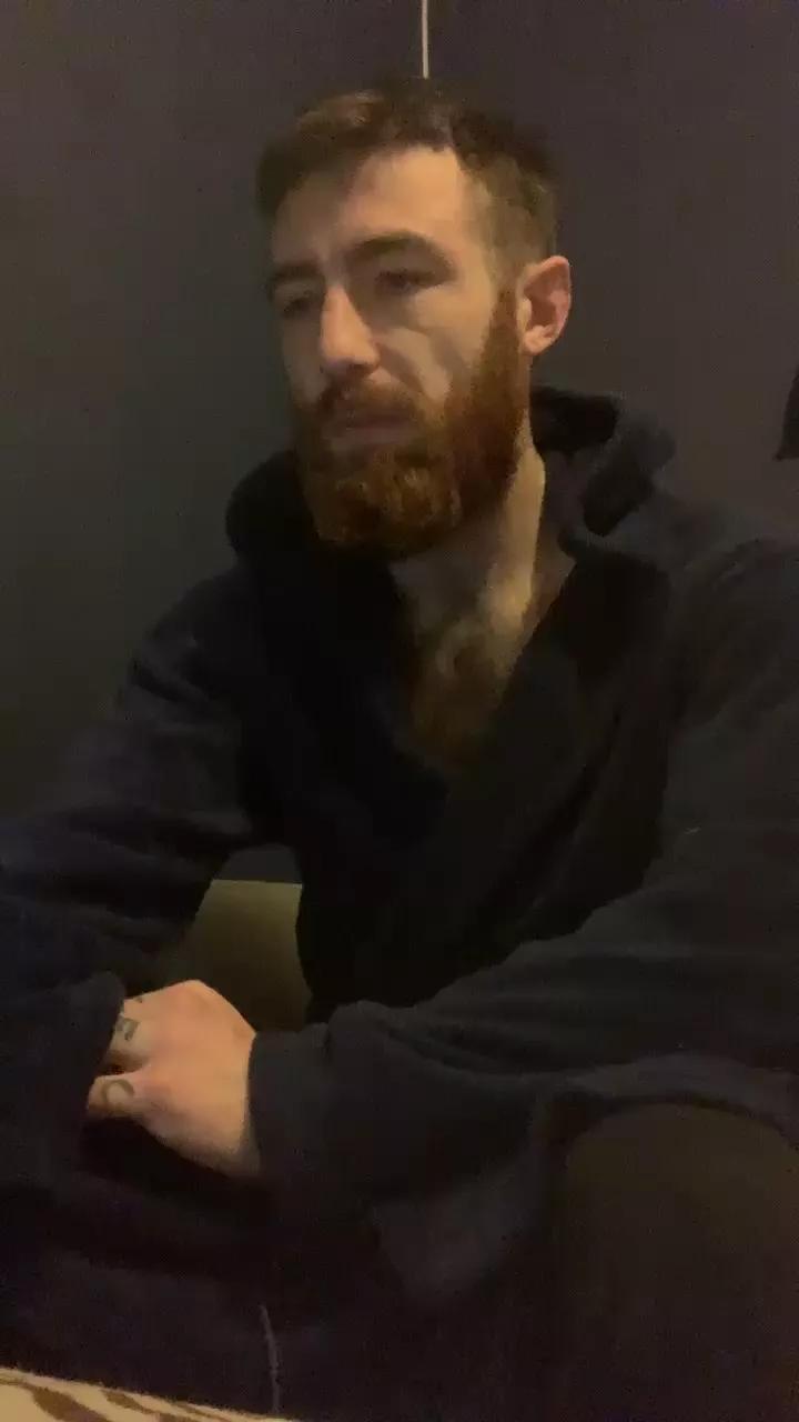 hunghairy_xxx on Cam4 