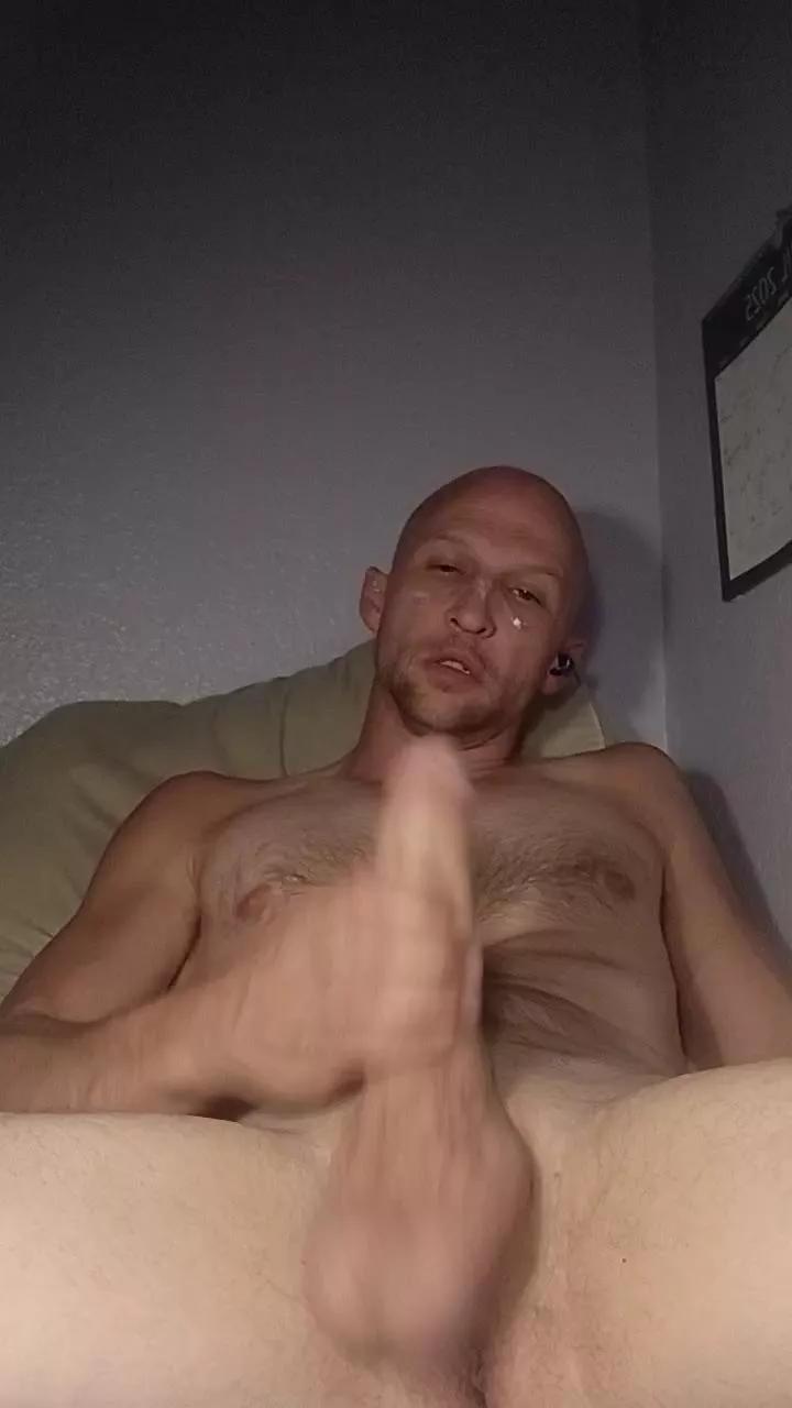 hungonhere2 on Cam4 
