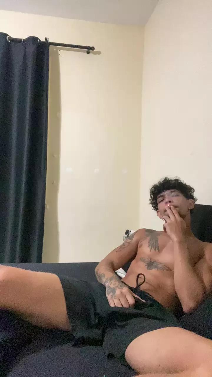 icaruspriv on Cam4 