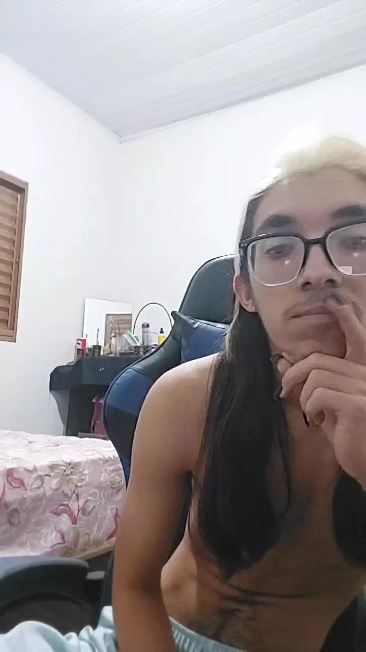 italomasturban on Cam4 