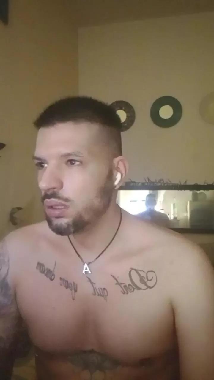 jade1988xxx on Cam4 