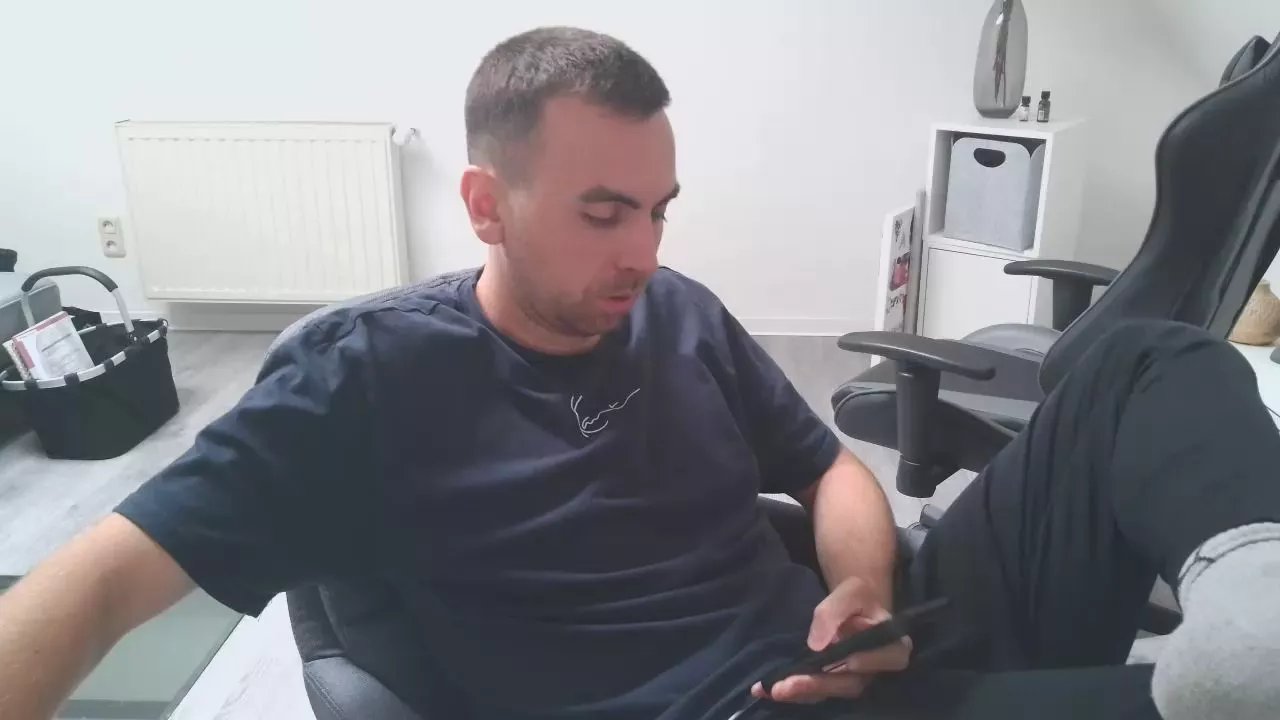 Offline Jeansjunge96 on Cam4