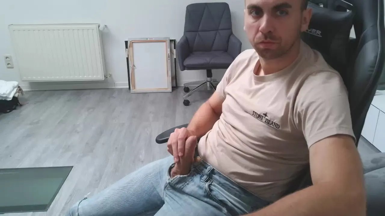 Offline Jeansjunge96 on Cam4