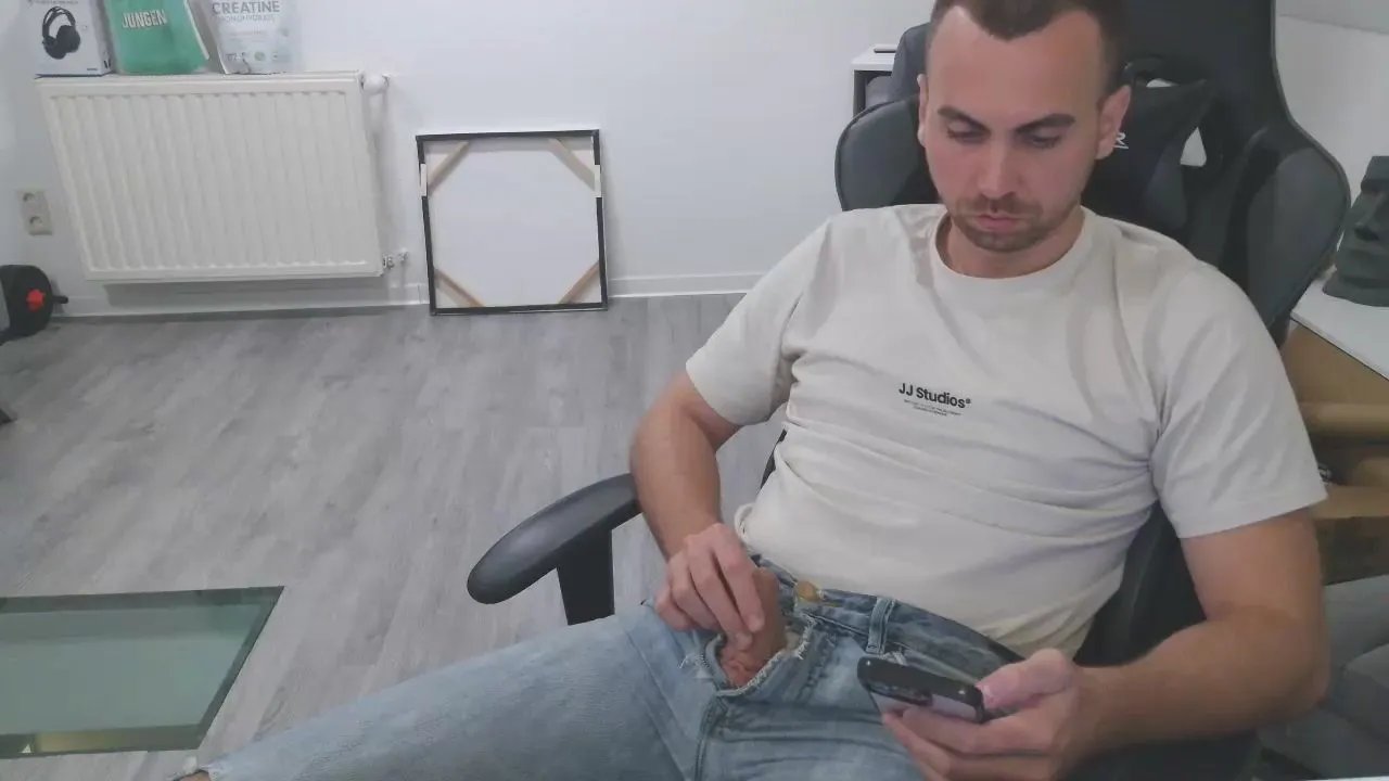 Offline Jeansjunge96 on Cam4