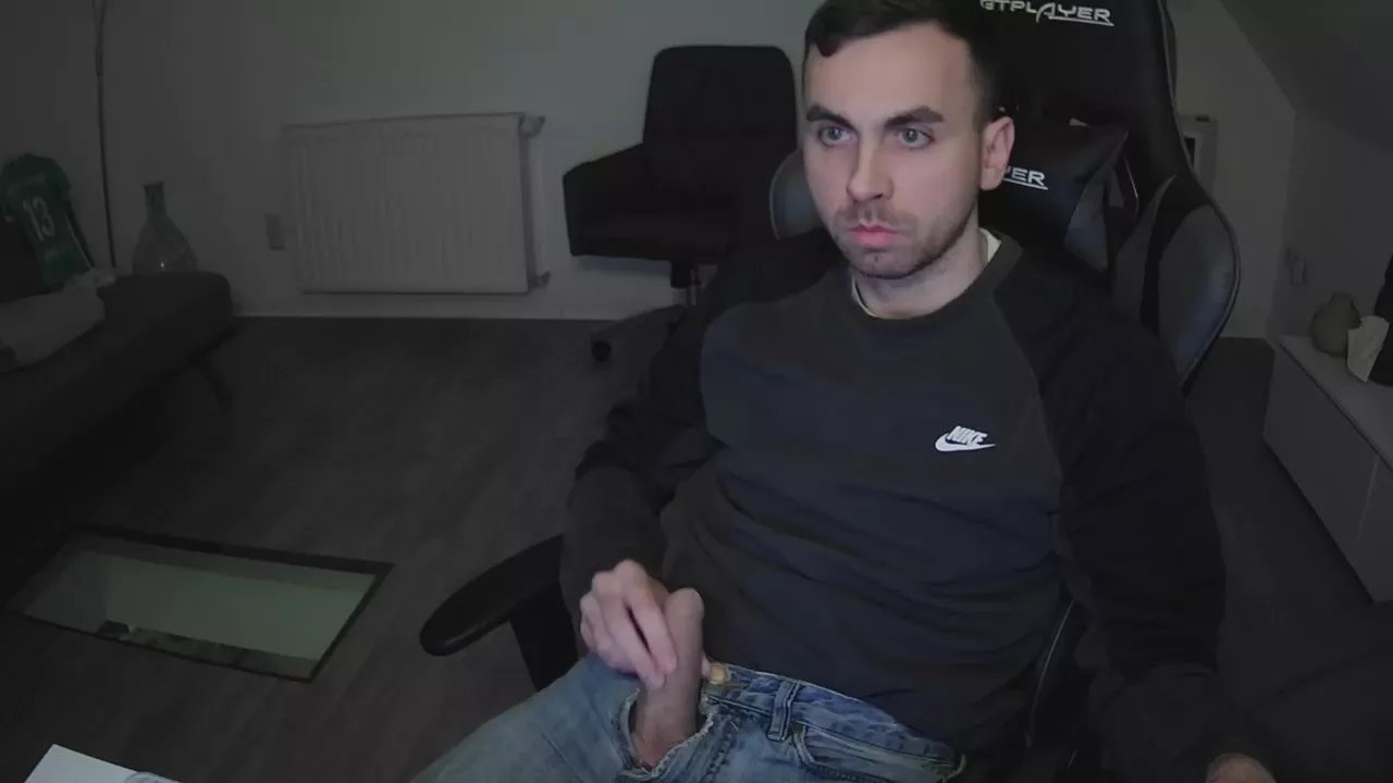 Offline Jeansjunge96 on Cam4