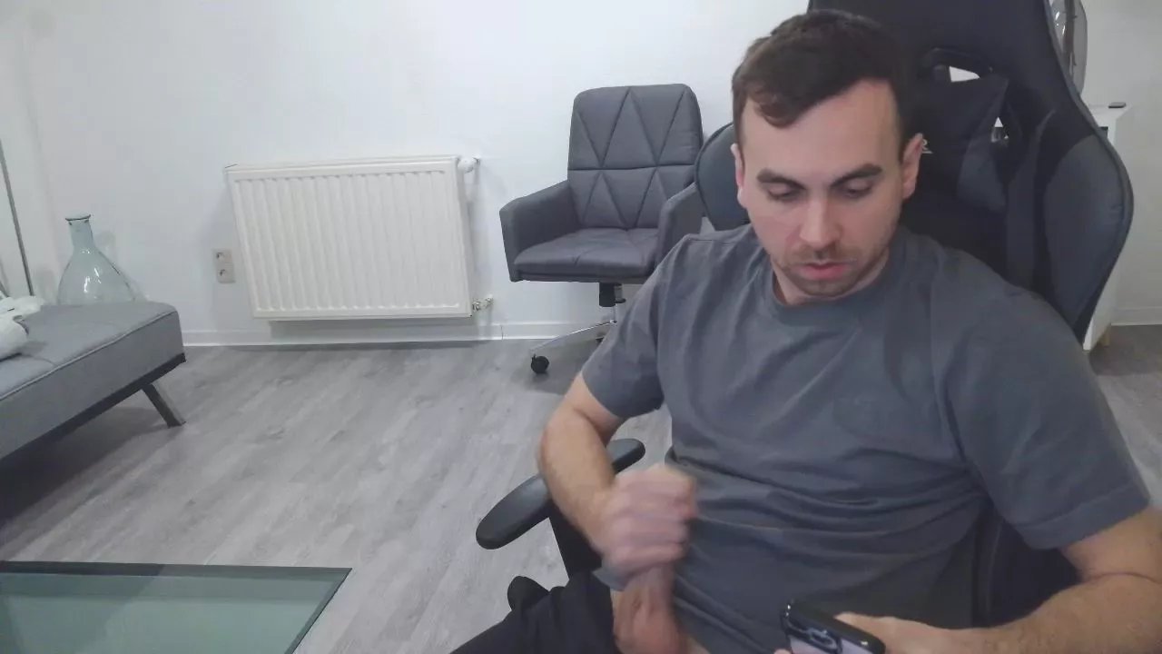 Offline Jeansjunge96 on Cam4