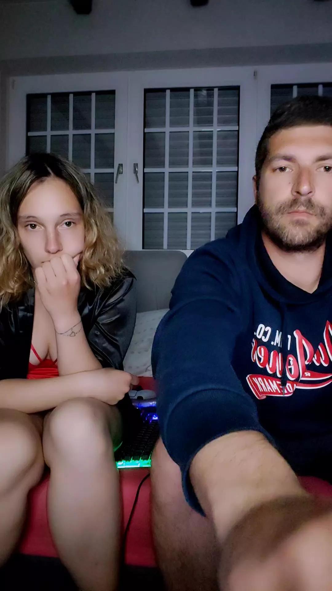Jeunecouple3227 on Cam4 