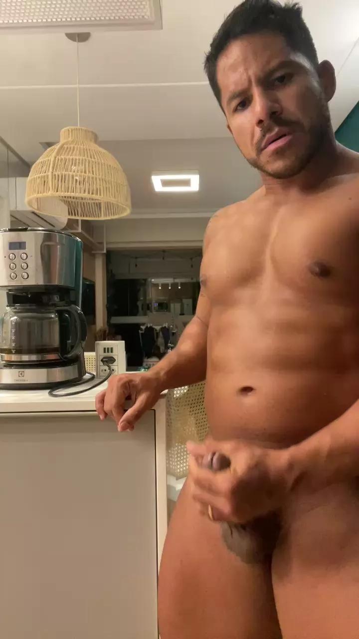 JohnBrazil001 on Cam4 