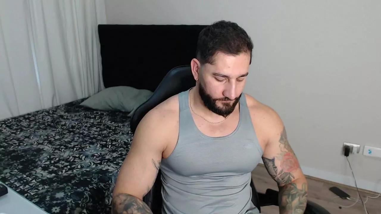 Johnklleyn on Cam4 