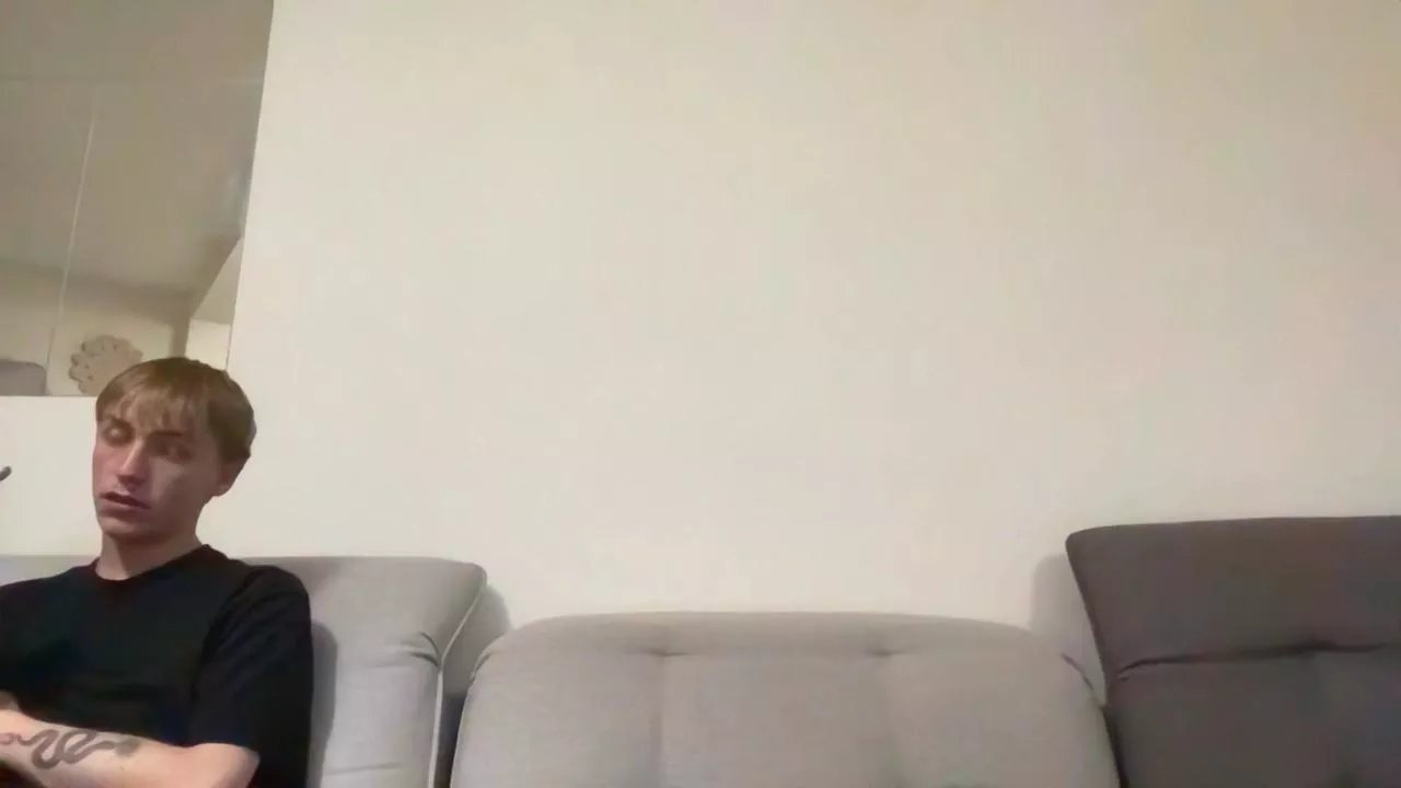 Offline Josh2b on Cam4