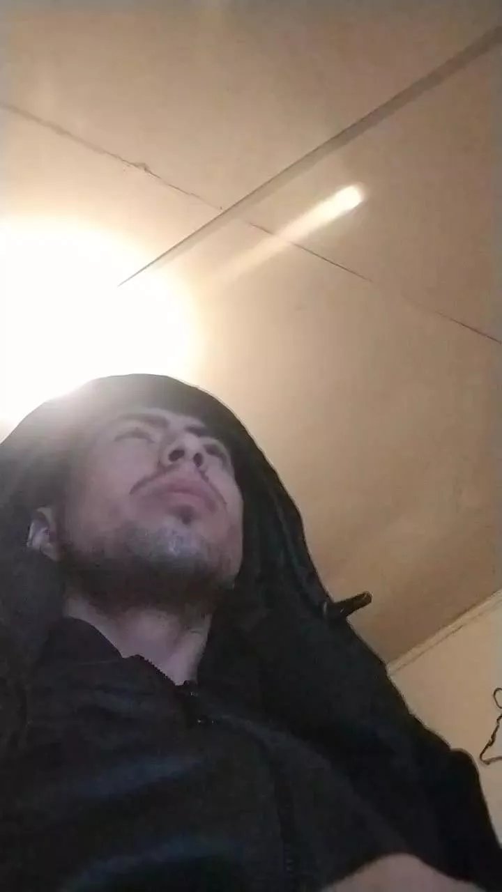 Offline jovendotado420 on Cam4