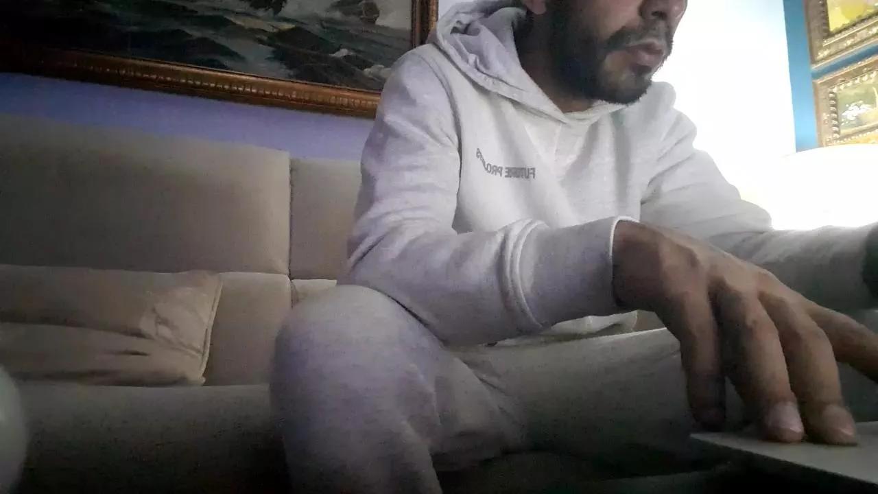jovenxmadur5 on Cam4 