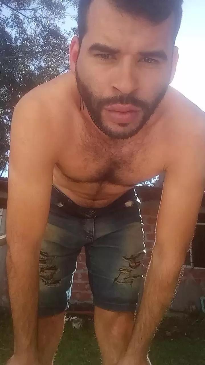 Juanpolla27 on Cam4 