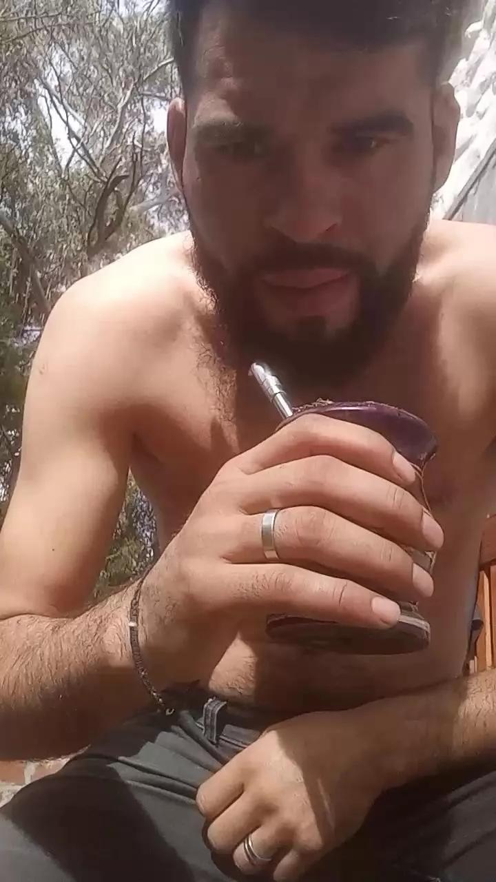 Juanpolla27 on Cam4 