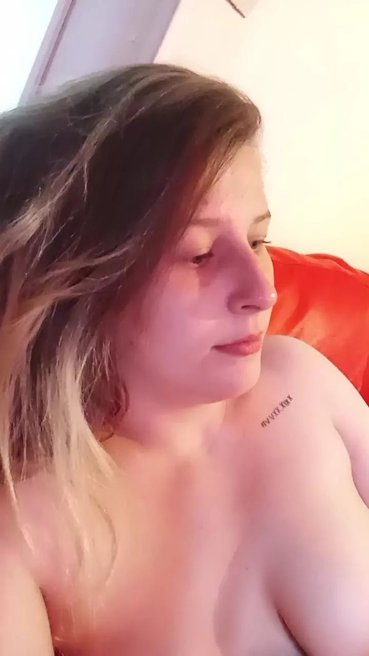 Offline Jujulove02 on Cam4