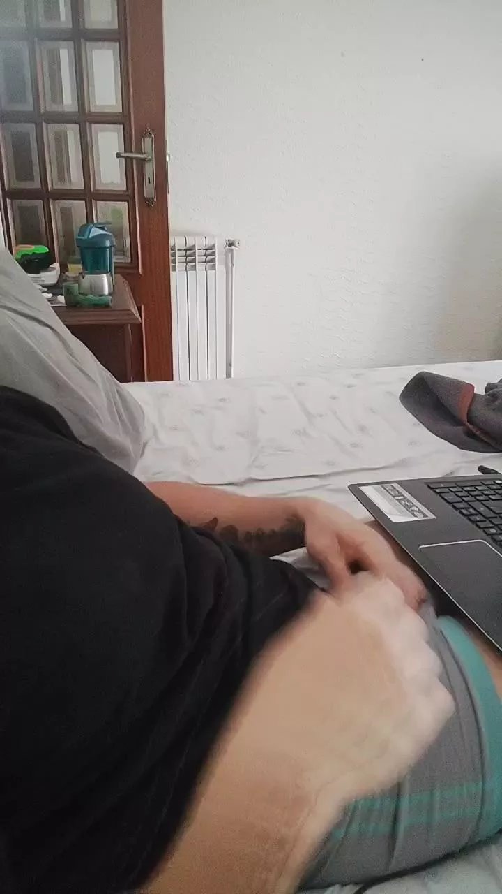 Offline Kalio on Cam4