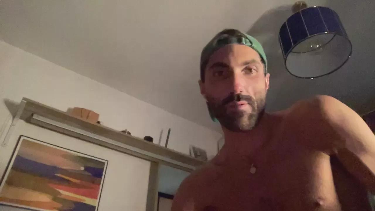 KiinkyBtm on Cam4 