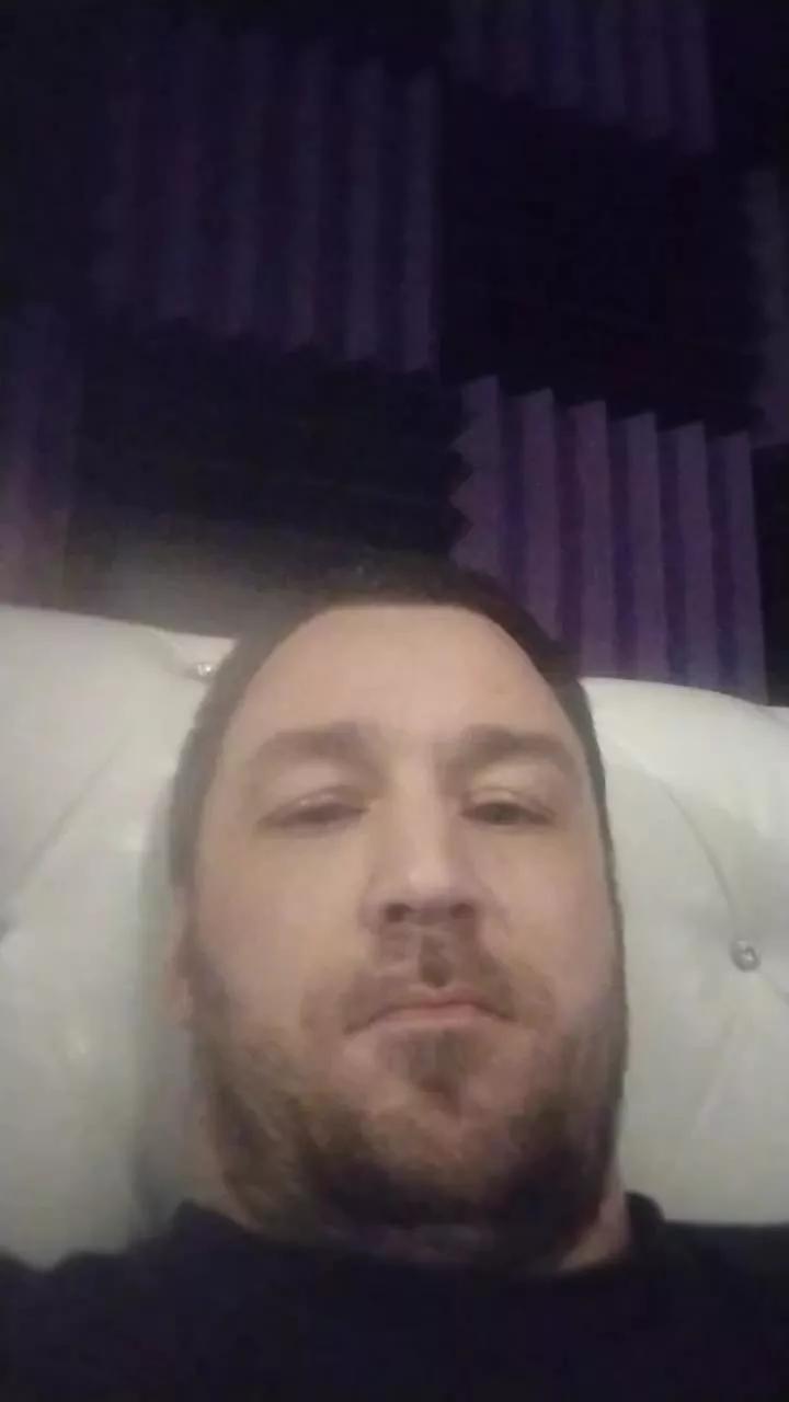 kingMaxxxClouds on Cam4 