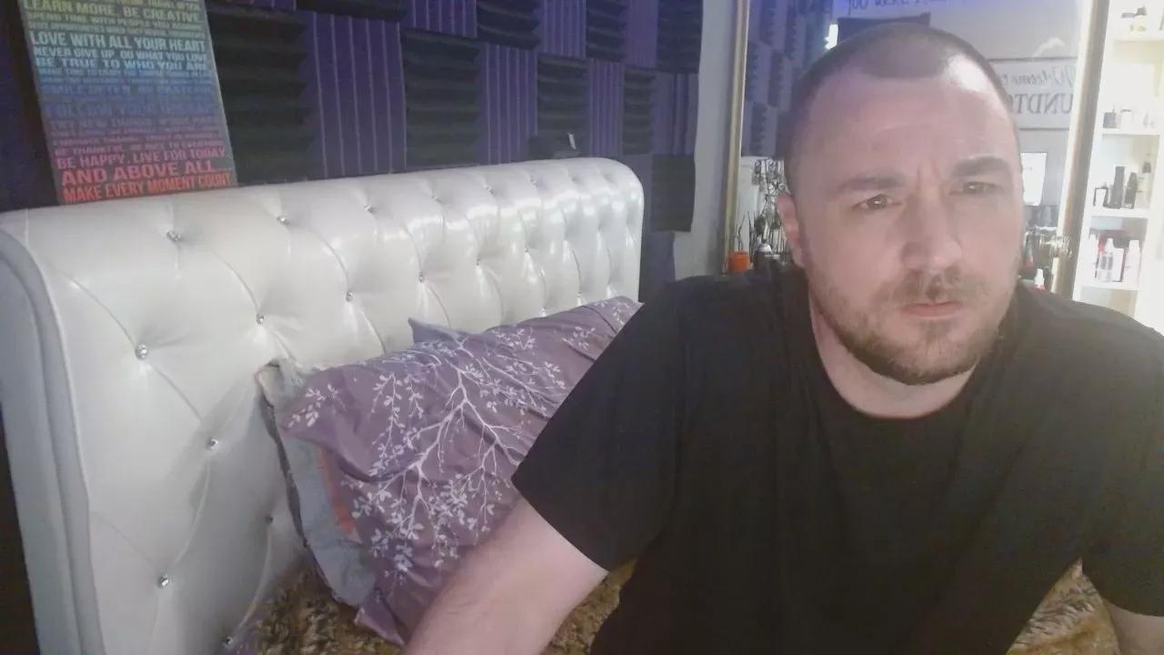 kingMaxxxClouds on Cam4 