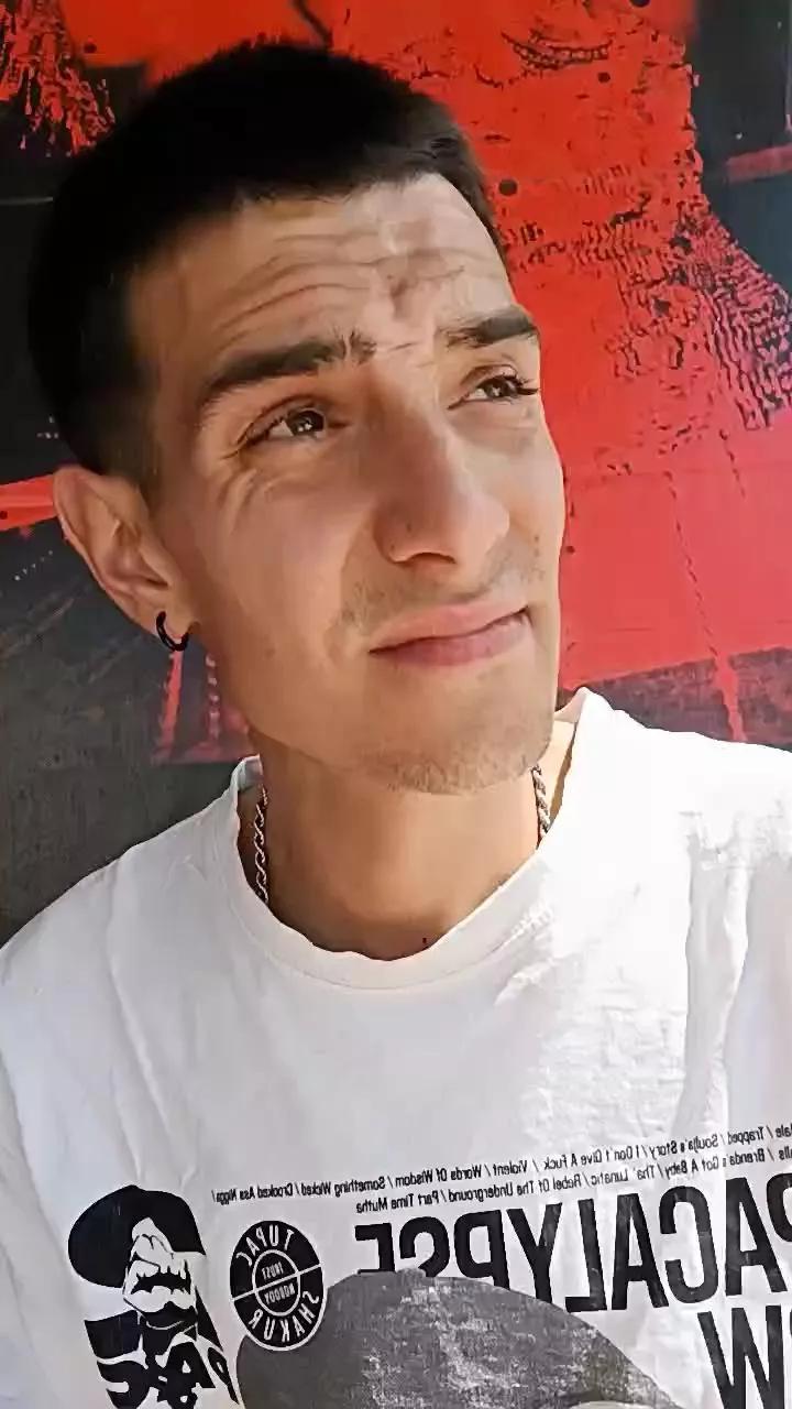 Kingunner18 on Cam4 