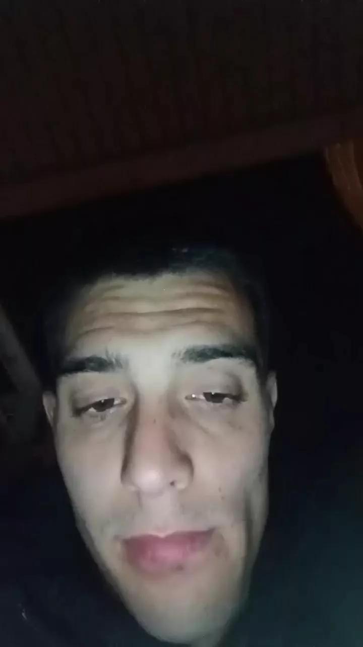 Kingunner18 on Cam4 