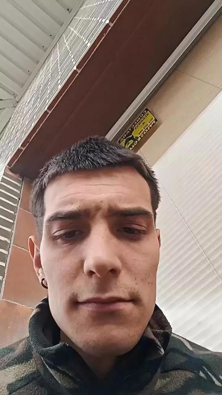 Kingunner18 on Cam4 