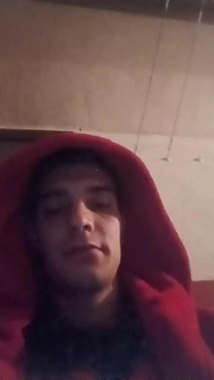 Kingunner18 on Cam4 