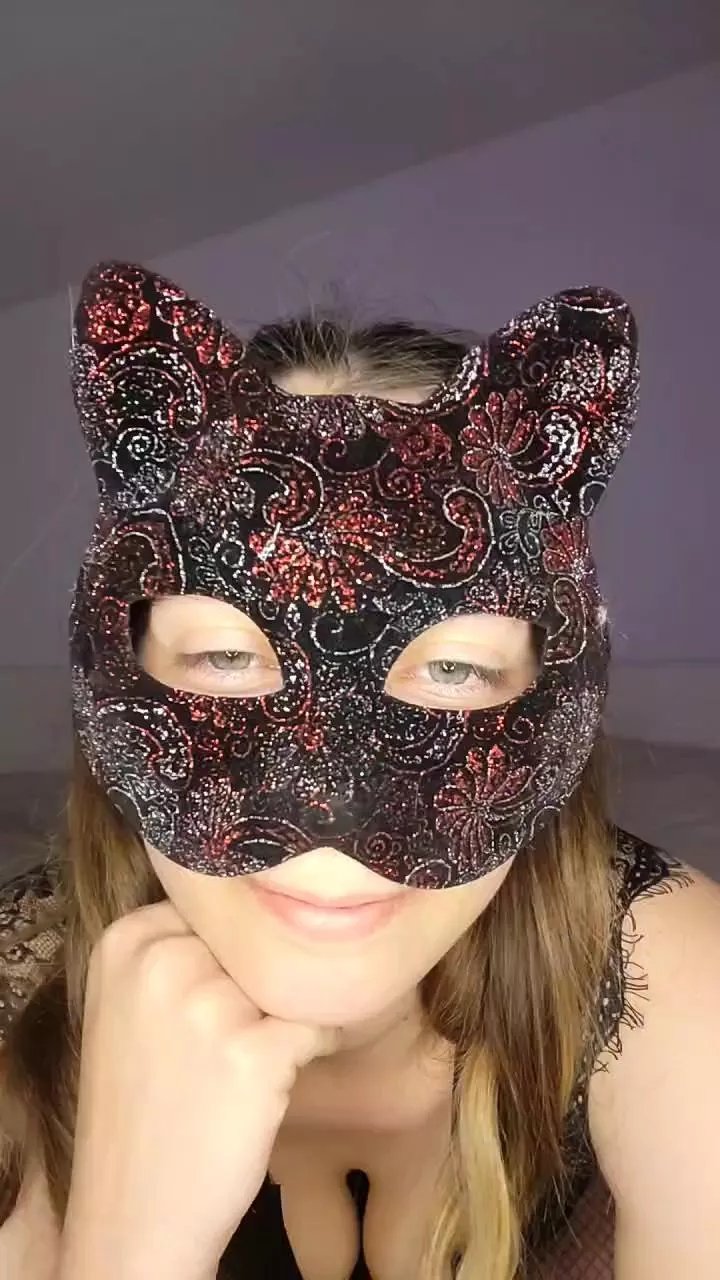 Offline Krissti_03 on Cam4