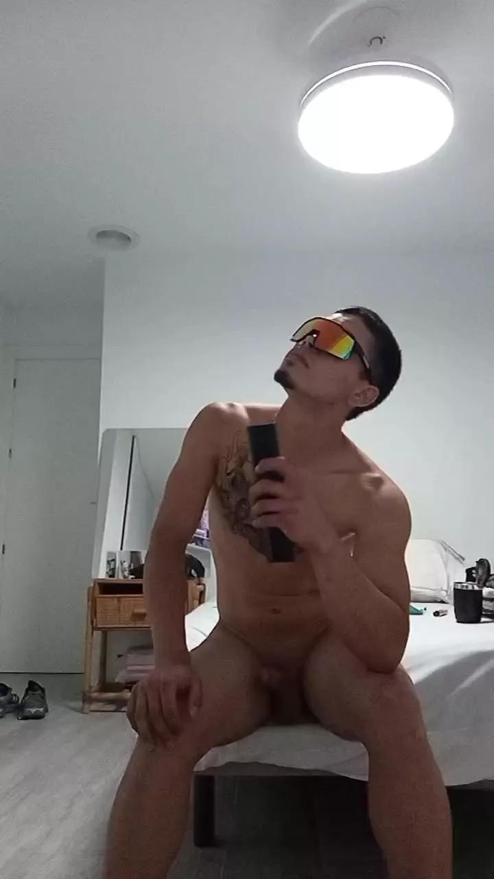 KunstCroff on Cam4 