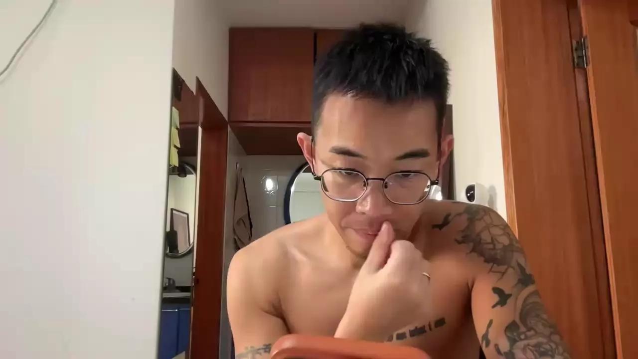 kuroky on Cam4 