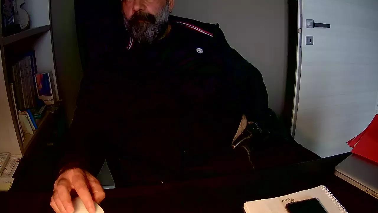 kuros1967 on Cam4 