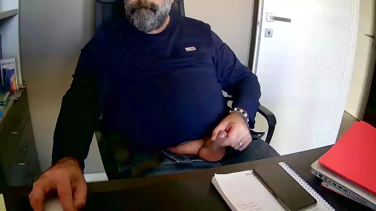 kuros1967 on Cam4 