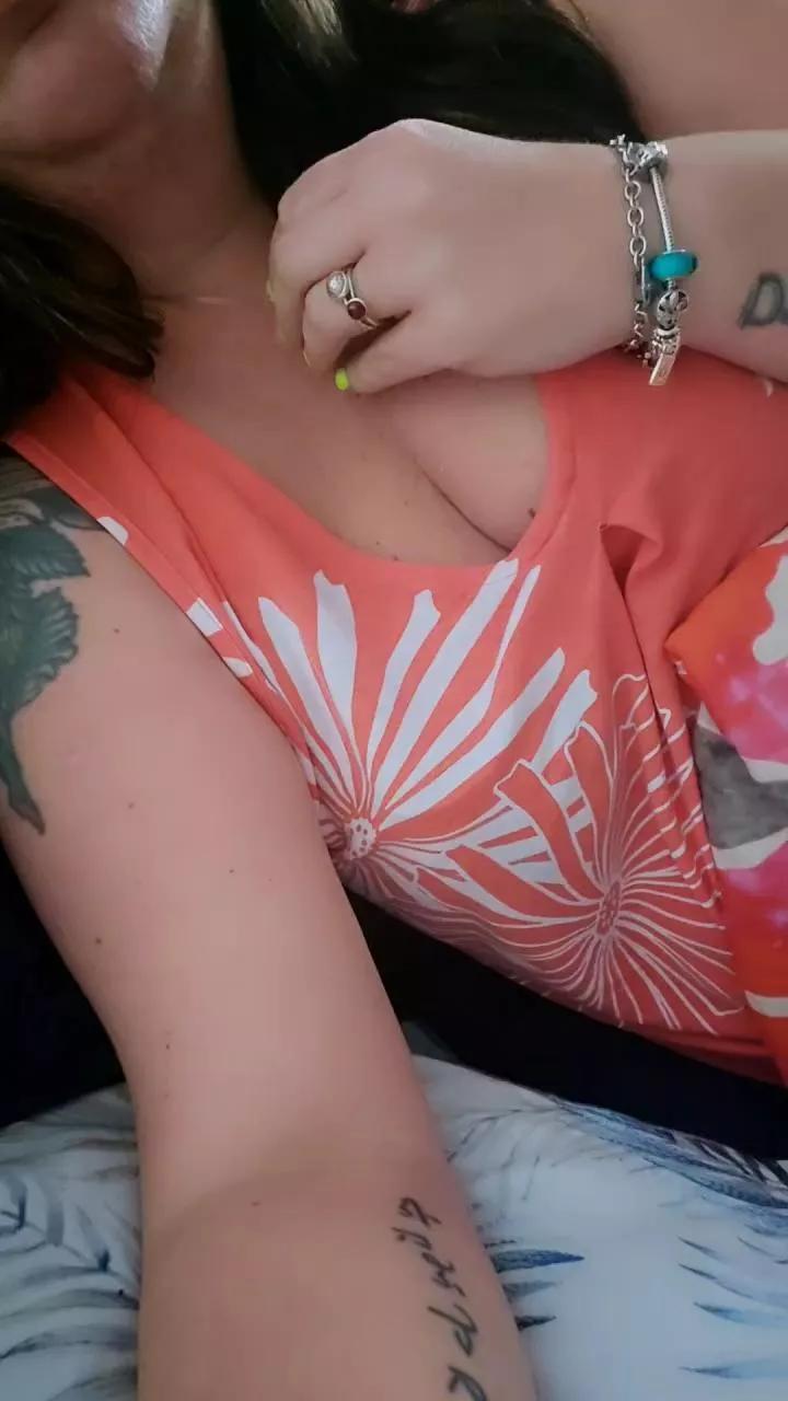 LaReginaNera on Cam4 